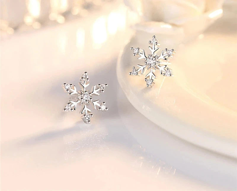 Clear Stone Snow Flower Shaped Stud Earrings 925 Sterling Silver Cubic Zirconia