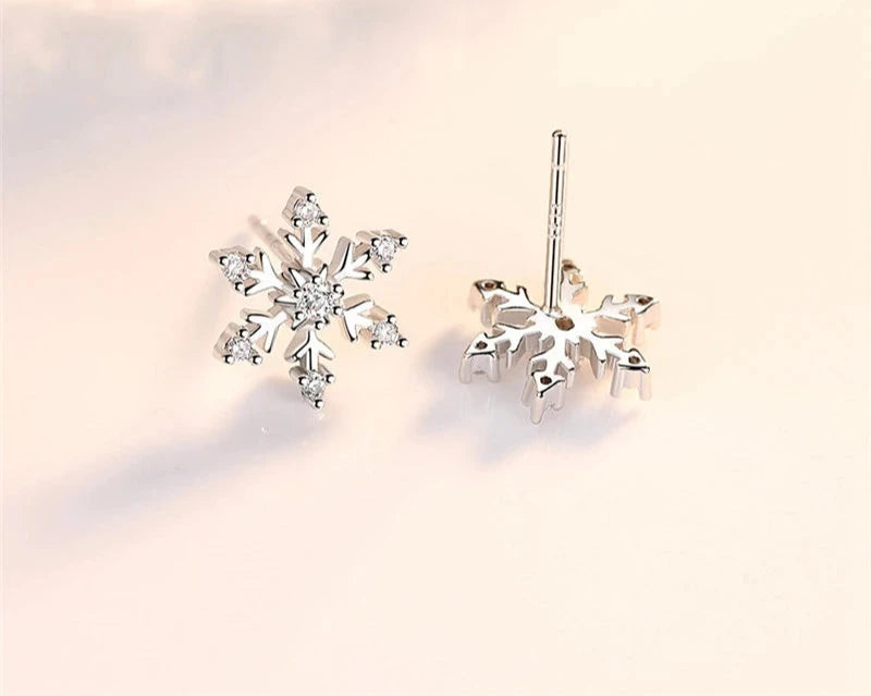 Clear Stone Snow Flower Shaped Stud Earrings 925 Sterling Silver Cubic Zirconia